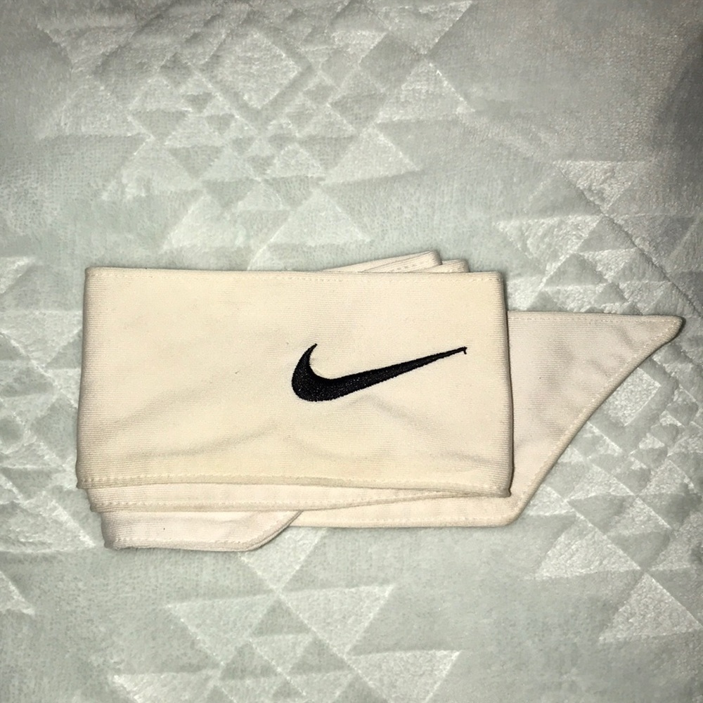 Nike Head-Wrap